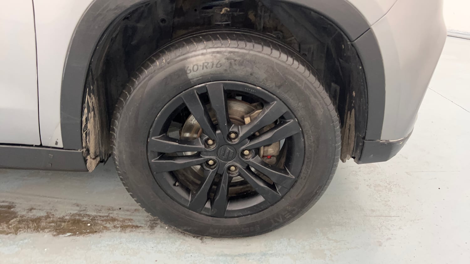 Used 2019 Maruti Suzuki Vitara Brezza [2016-2020] ZDi Plus Diesel Manual tyres RIGHT FRONT TYRE RIM VIEW