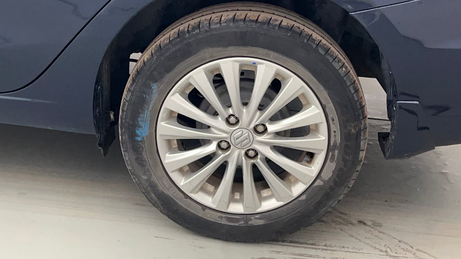 Used 2022 Maruti Suzuki Ciaz Delta 1.5 Petrol Manual tyres LEFT REAR TYRE RIM VIEW