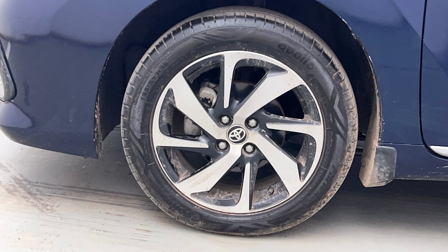 Used 2023 Toyota Glanza V AMT Petrol Automatic tyres LEFT FRONT TYRE RIM VIEW