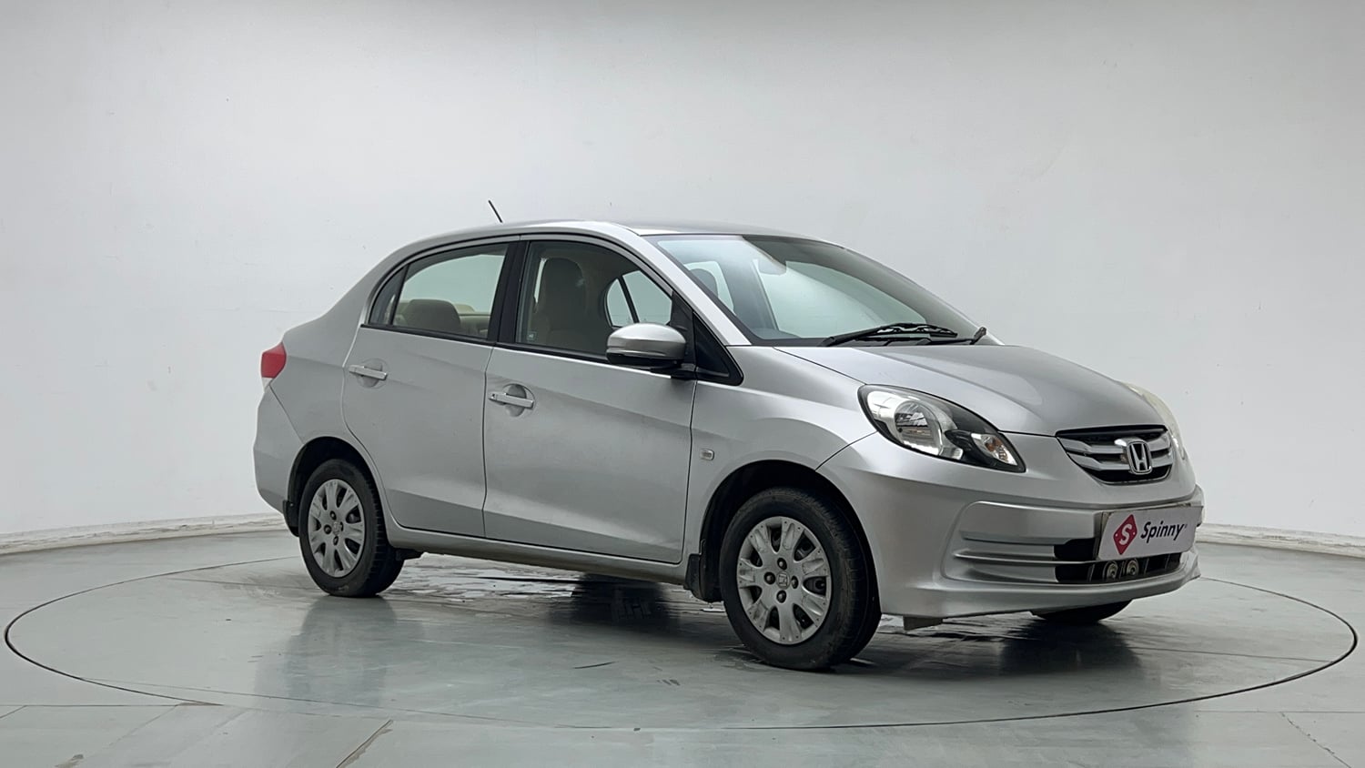 Used 2015 Honda Amaze 1.2 S i-VTEC Petrol Manual exterior RIGHT FRONT CORNER VIEW