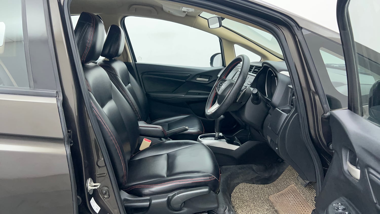 Used 2019 Honda Jazz V CVT Petrol Petrol Automatic interior RIGHT SIDE FRONT DOOR CABIN VIEW