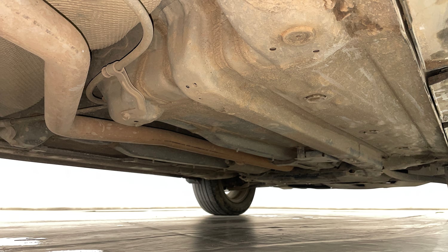 Used 2022 Hyundai Venue SX (O) 1.5 CRDi Executive Diesel Manual extra REAR RIGHT UNDERBODY VIEW