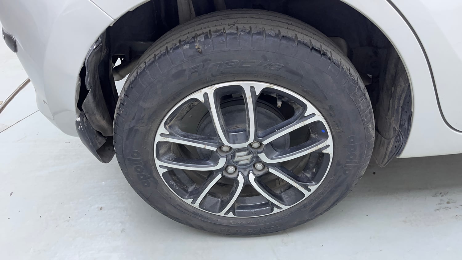 Used 2022 Maruti Suzuki Swift ZXi Plus Petrol Manual tyres RIGHT REAR TYRE RIM VIEW
