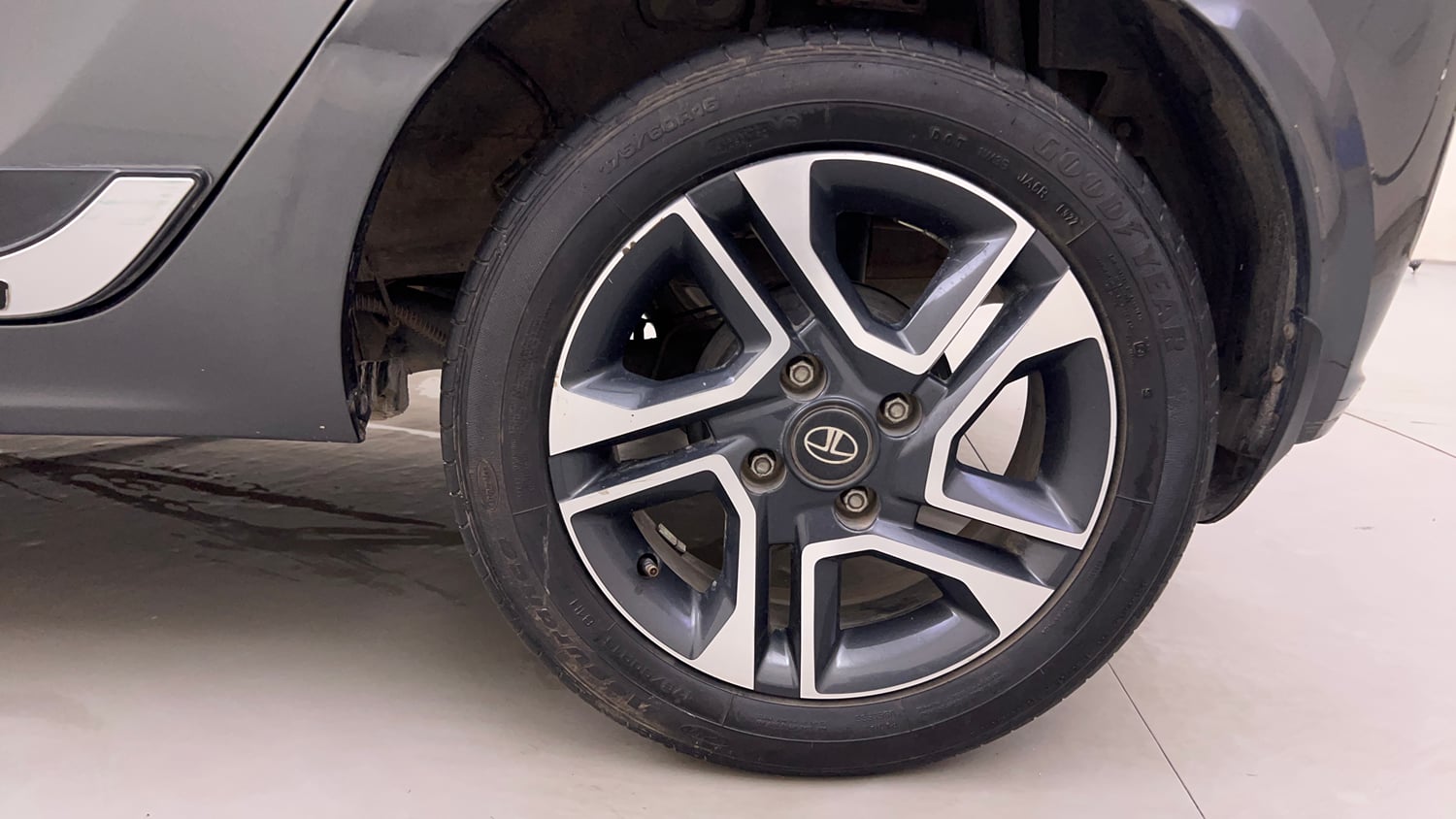 Used 2022 Tata Tiago XZ Plus Petrol Manual tyres LEFT REAR TYRE RIM VIEW