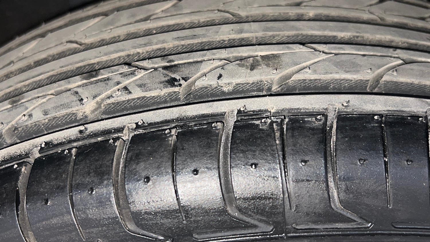 Used 2018 Maruti Suzuki Baleno Delta 1.2 Petrol Manual tyres RIGHT REAR TYRE TREAD VIEW