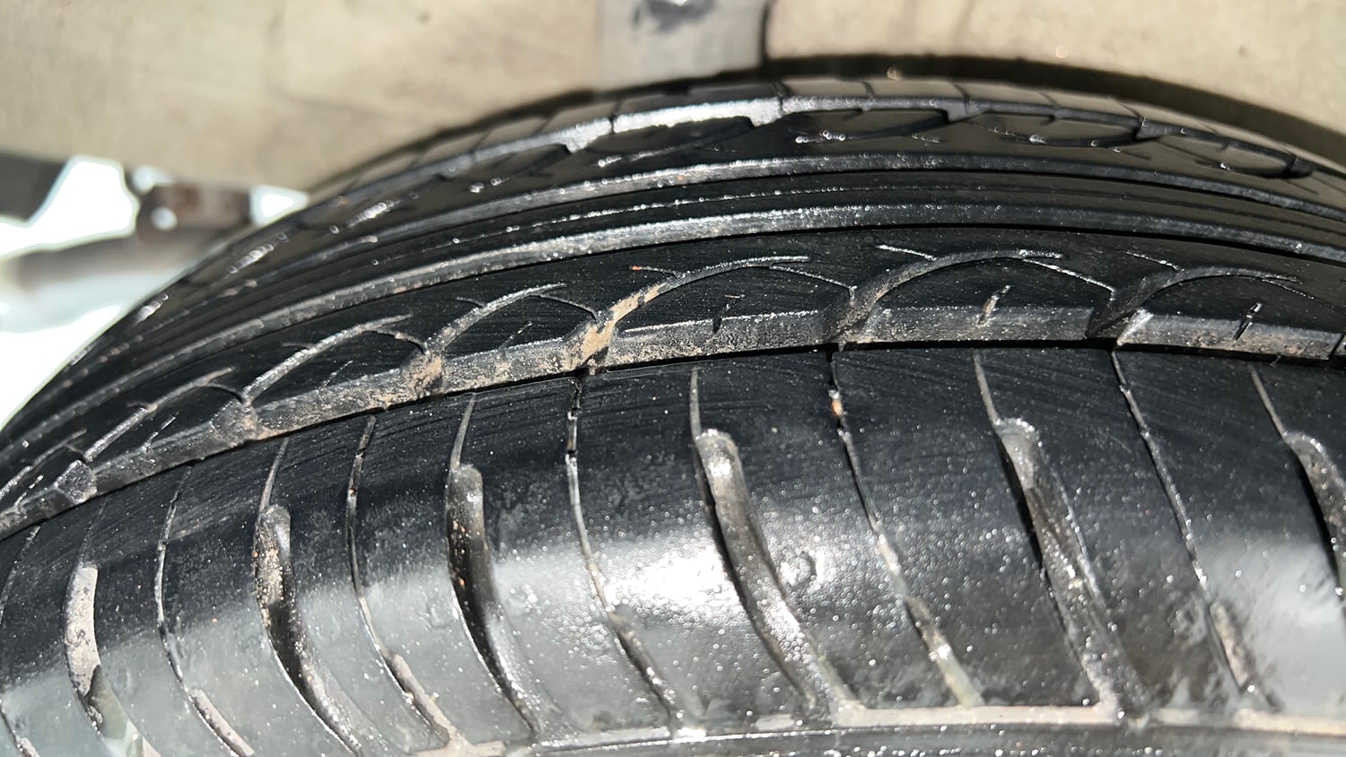 Used 2020 Maruti Suzuki Ignis Zeta 1.2 AMT Petrol Automatic tyres RIGHT REAR TYRE TREAD VIEW