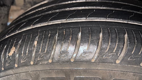 Used 2023 Kia Sonet GTX Plus 1.0 DCT Petrol Automatic tyres RIGHT REAR TYRE TREAD VIEW