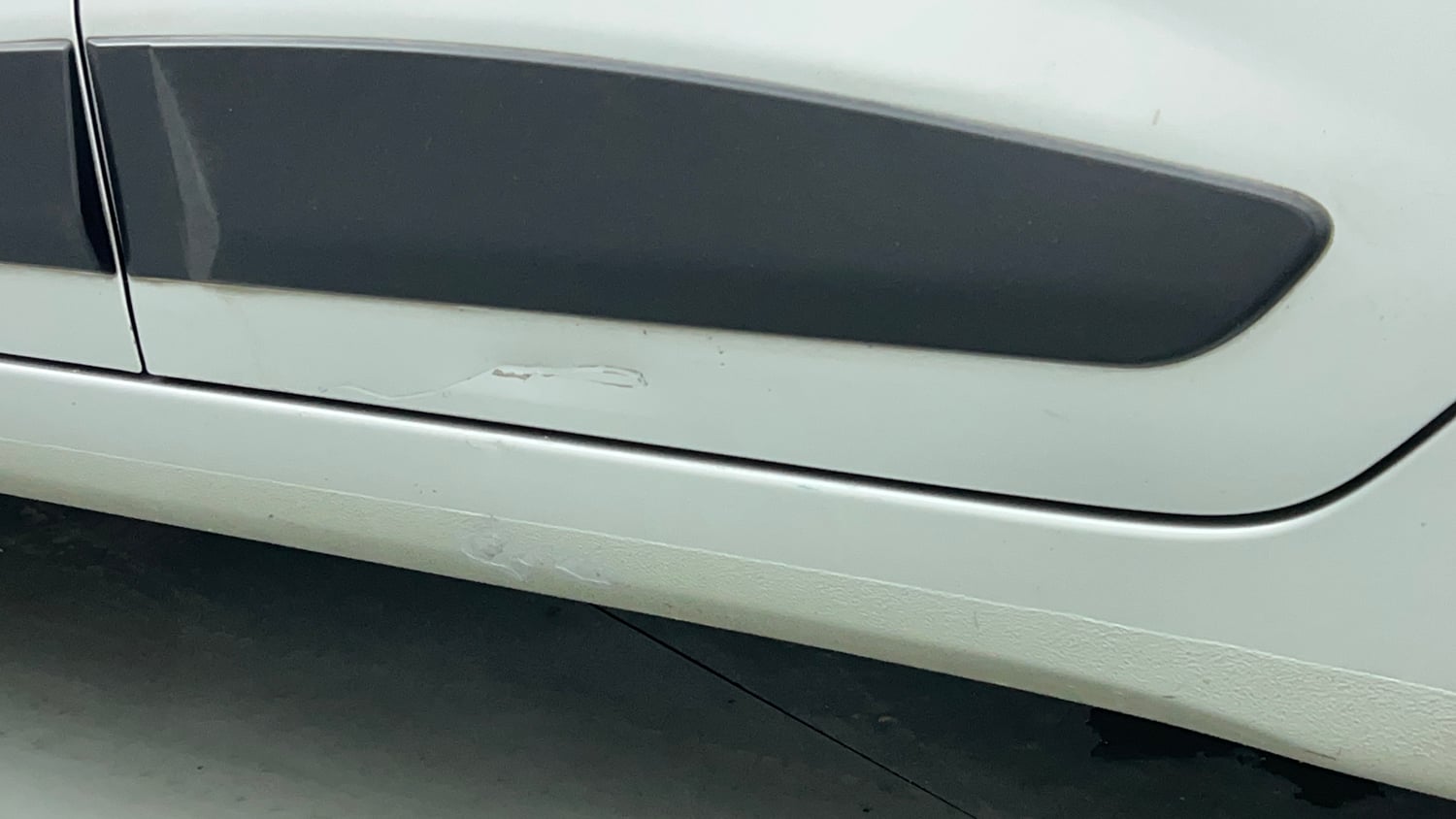 Used 2018 Hyundai Grand i10 Sportz (O) AT 1.2 Kappa VTVT Petrol Automatic dents MINOR SCRATCH