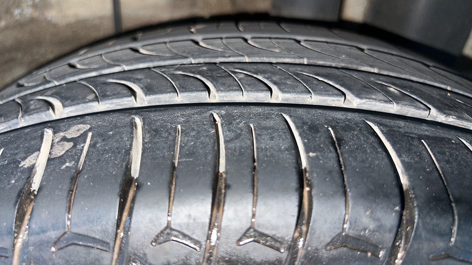 Used 2019 Hyundai Elite i20 Sportz Plus 1.2 Petrol Manual tyres LEFT REAR TYRE TREAD VIEW