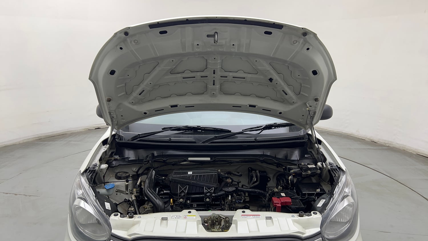 Used 2023 Maruti Suzuki Celerio LXi Petrol Manual engine ENGINE & BONNET OPEN FRONT VIEW