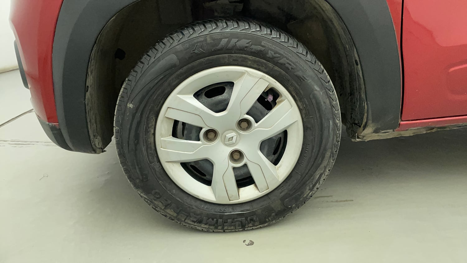 Used 2016 Renault Kwid 1.0 RXT Petrol Manual tyres LEFT FRONT TYRE RIM VIEW
