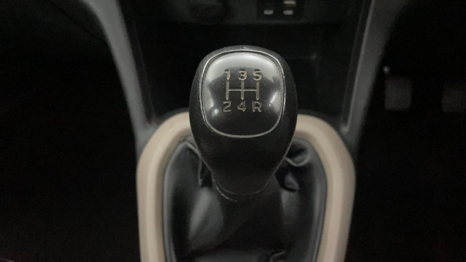 Used 2019 Hyundai Grand i10 Magna 1.2 Kappa VTVT Petrol Manual interior GEAR  KNOB VIEW