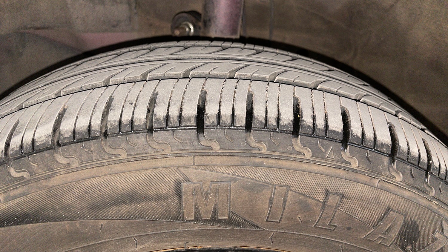 Used 2018 Honda Amaze 1.2 S CVT Petrol Petrol Automatic tyres LEFT FRONT TYRE TREAD VIEW