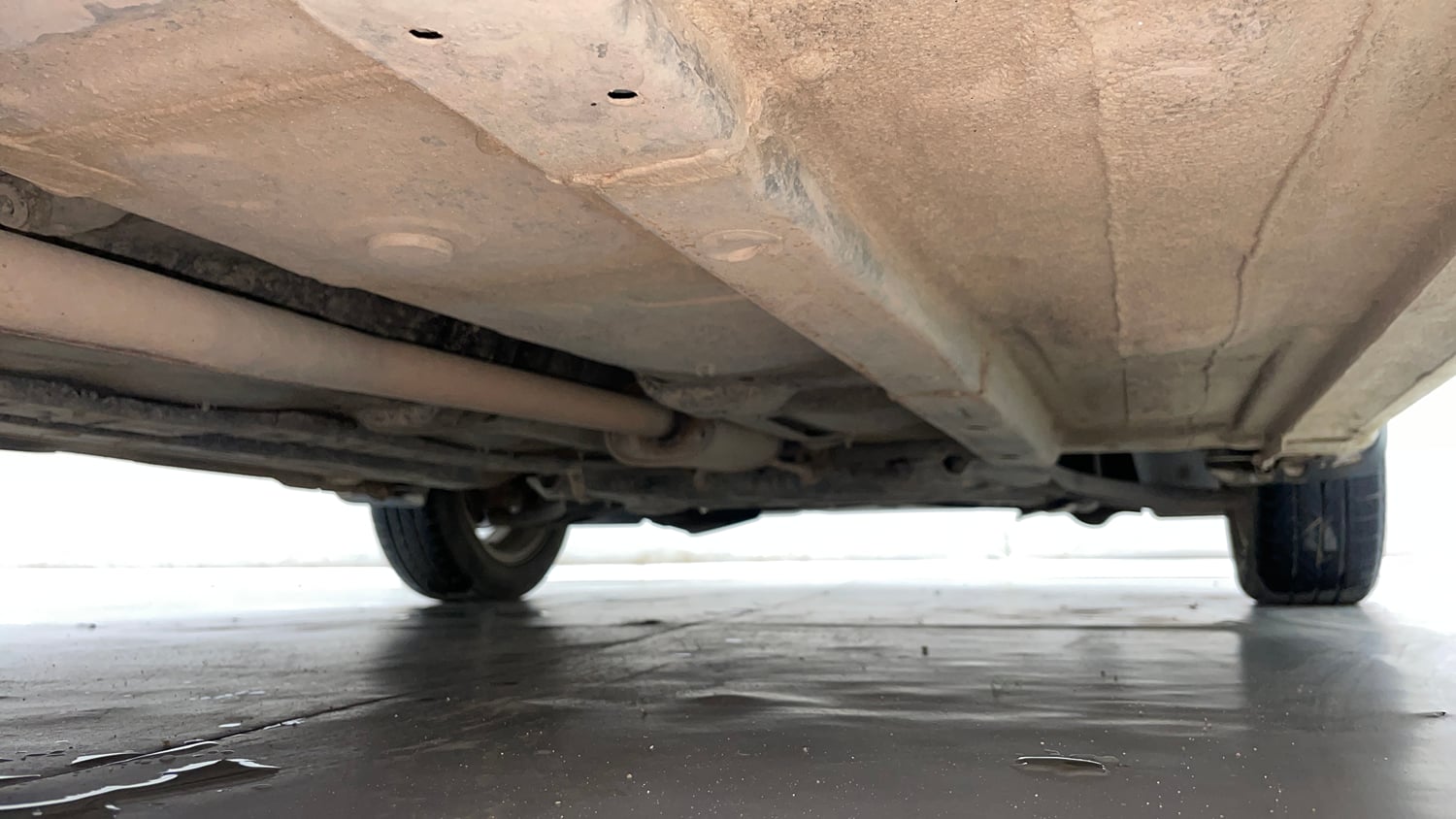 Used 2019 Hyundai Xcent SX Petrol Manual extra REAR RIGHT UNDERBODY VIEW
