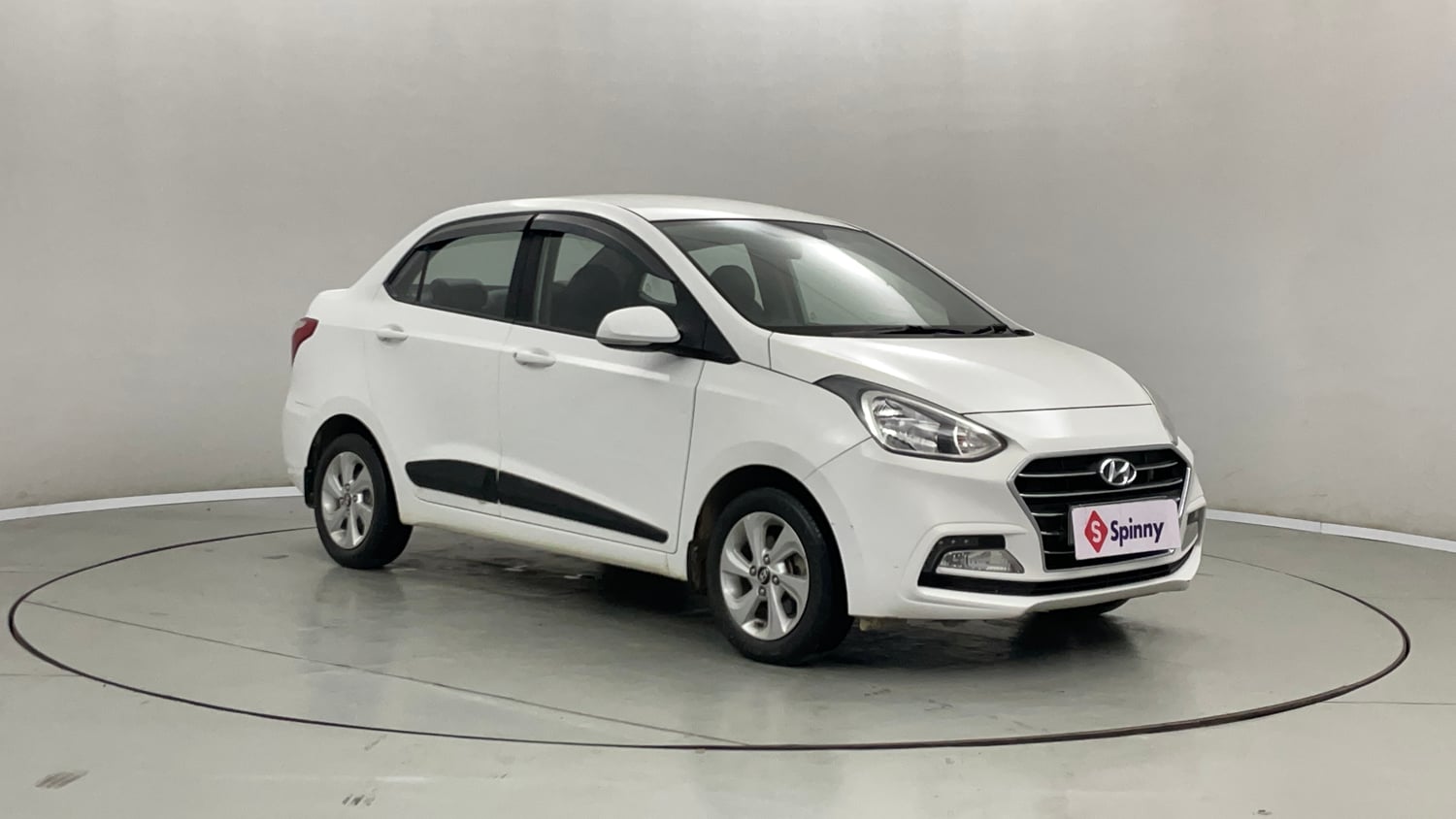 Used 2019 Hyundai Xcent SX Petrol Manual exterior RIGHT FRONT CORNER VIEW