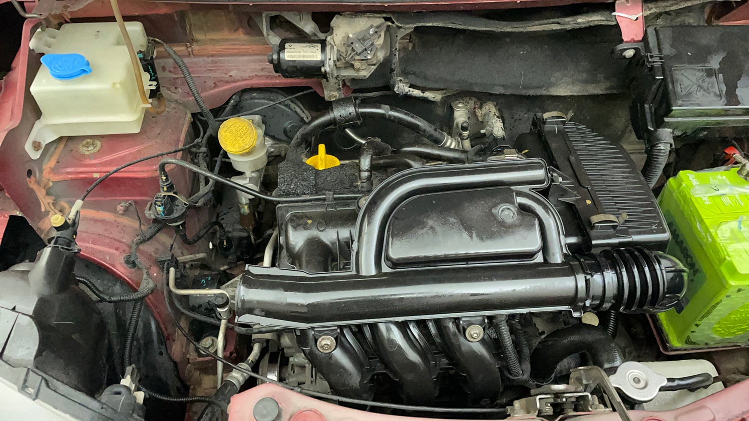 Used 2016 Renault Kwid 1.0 RXT Petrol Manual engine ENGINE RIGHT SIDE VIEW