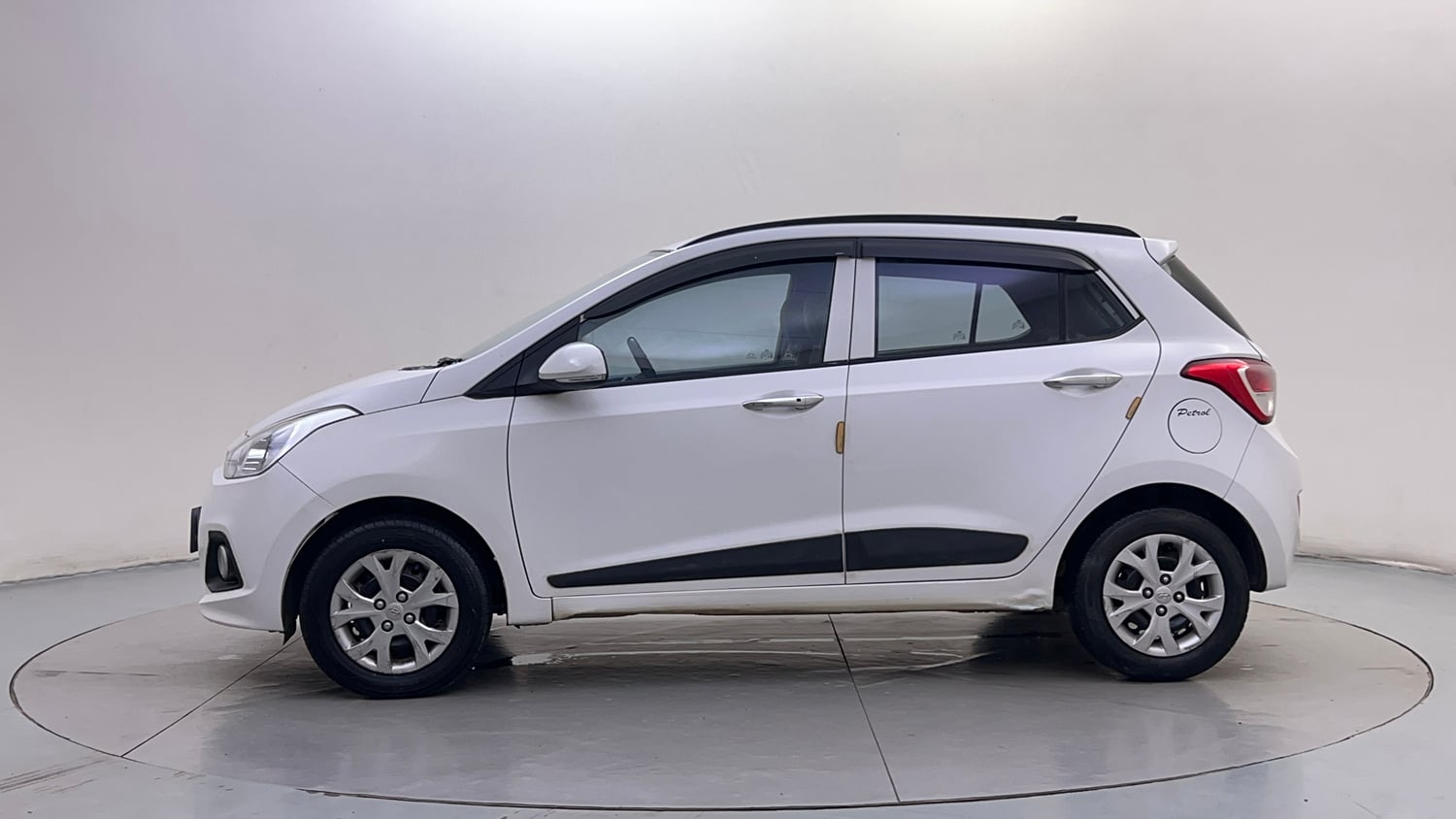 Used 2014 Hyundai Grand i10 Sportz 1.2 Kappa VTVT Petrol Manual exterior LEFT SIDE VIEW