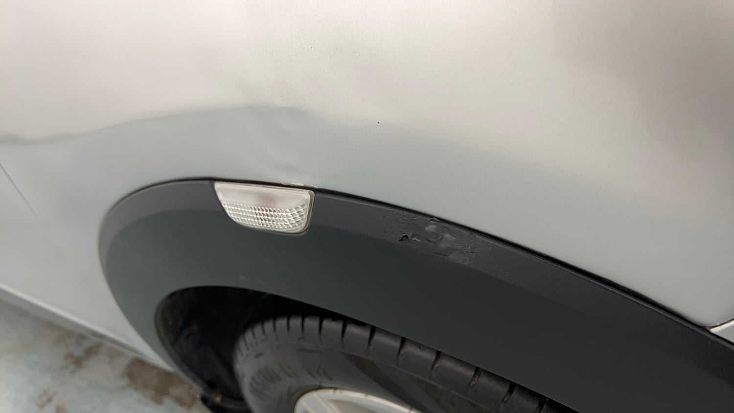 Used 2020 Renault Triber RXZ Petrol Manual dents MINOR DENT