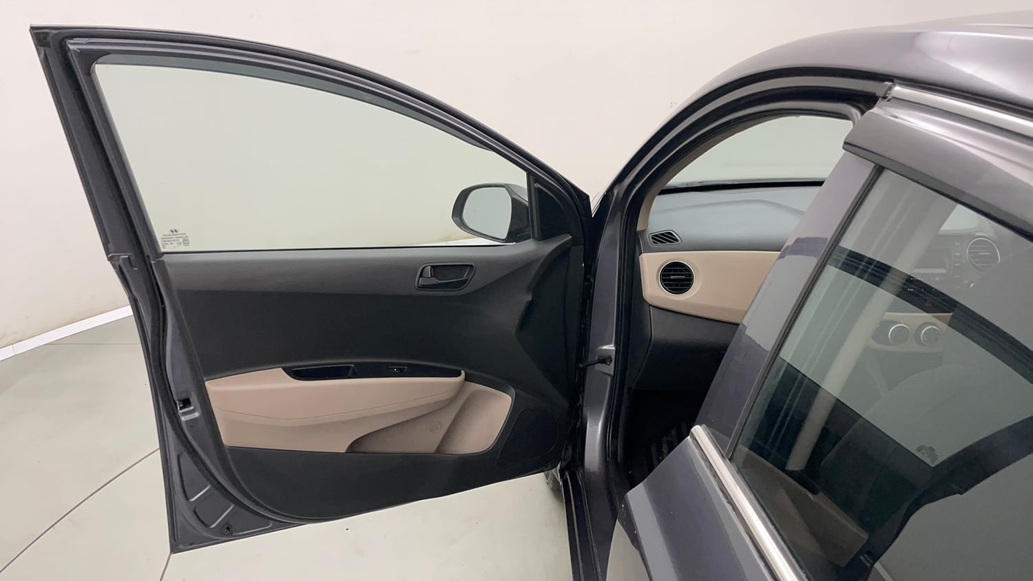Used 2018 Hyundai Grand i10 Magna 1.2 Kappa VTVT Petrol Manual interior LEFT FRONT DOOR OPEN VIEW
