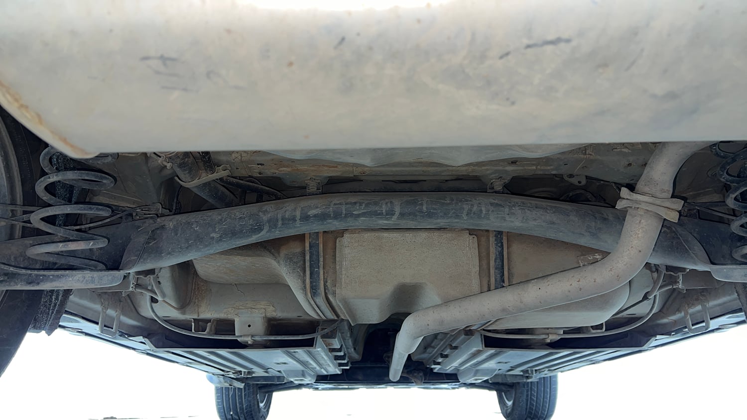 Used 2018 maruti-suzuki Vitara Brezza ZDi AGS Diesel Automatic extra REAR UNDERBODY VIEW (TAKEN FROM REAR)