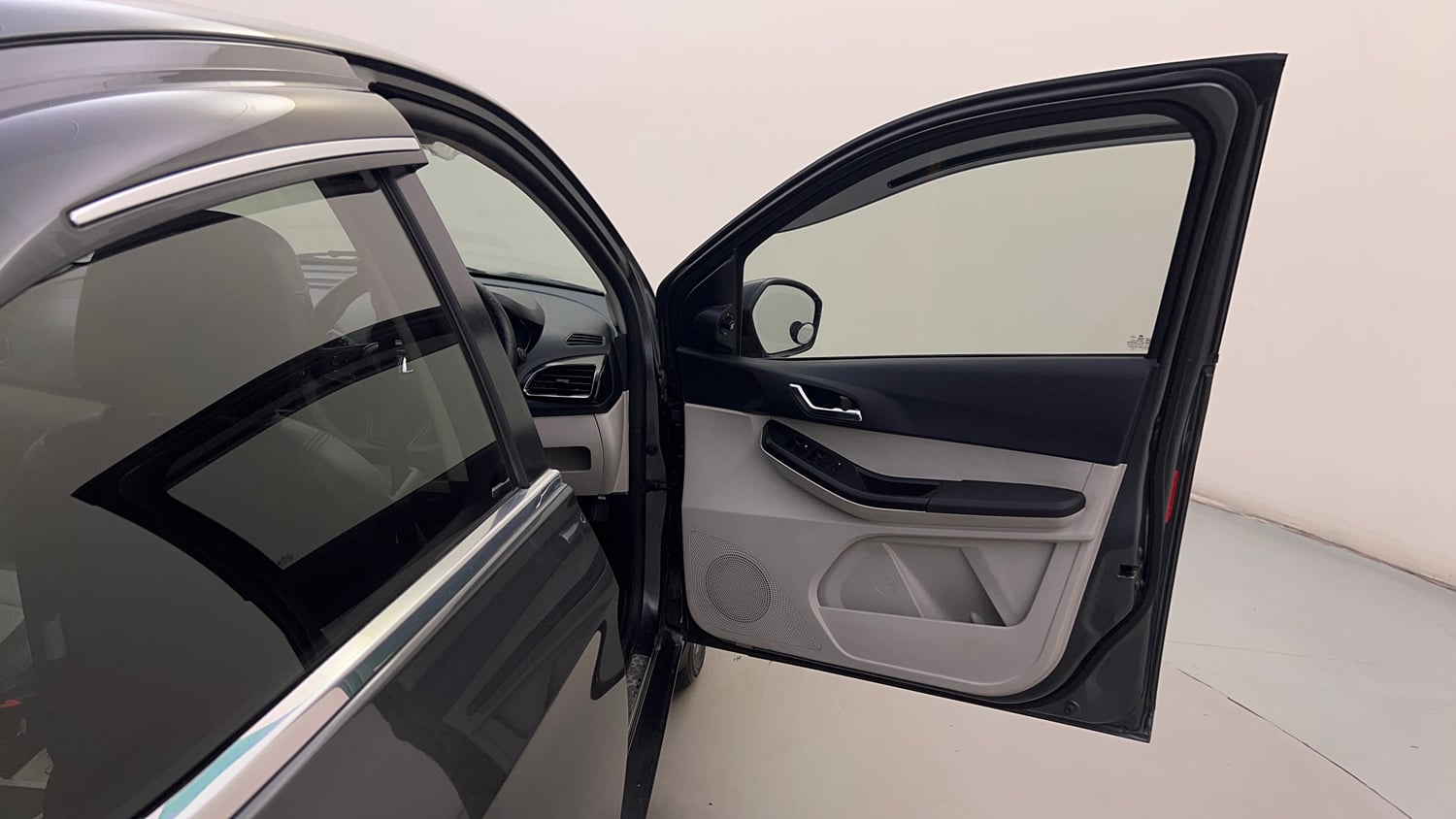 Used 2022 Tata Tiago XZ Plus Petrol Manual interior RIGHT FRONT DOOR OPEN VIEW