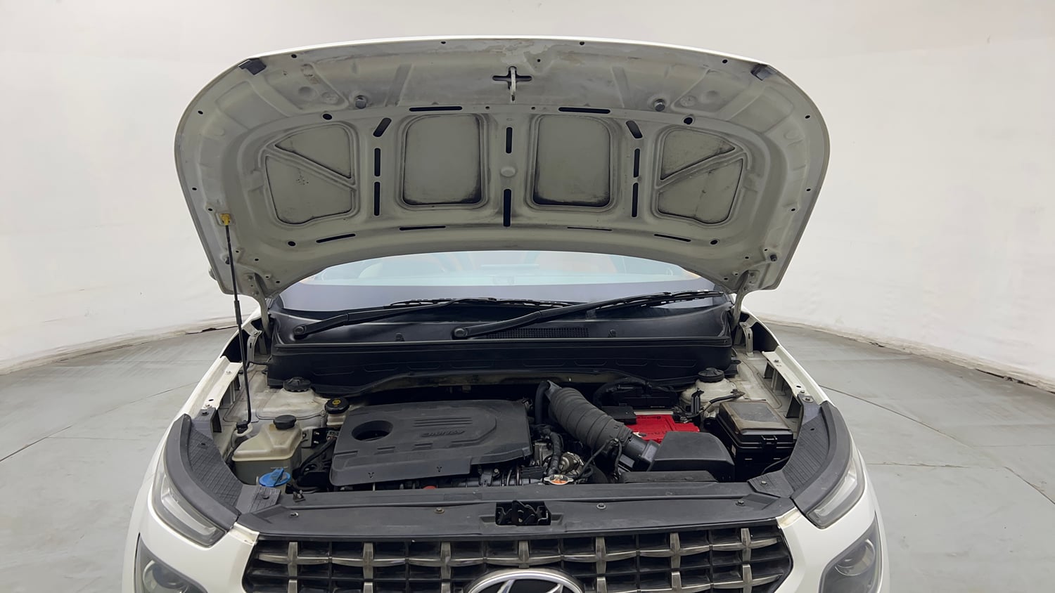 Used 2021 Hyundai Venue SX 1.5 CRDi Diesel Manual engine ENGINE & BONNET OPEN FRONT VIEW