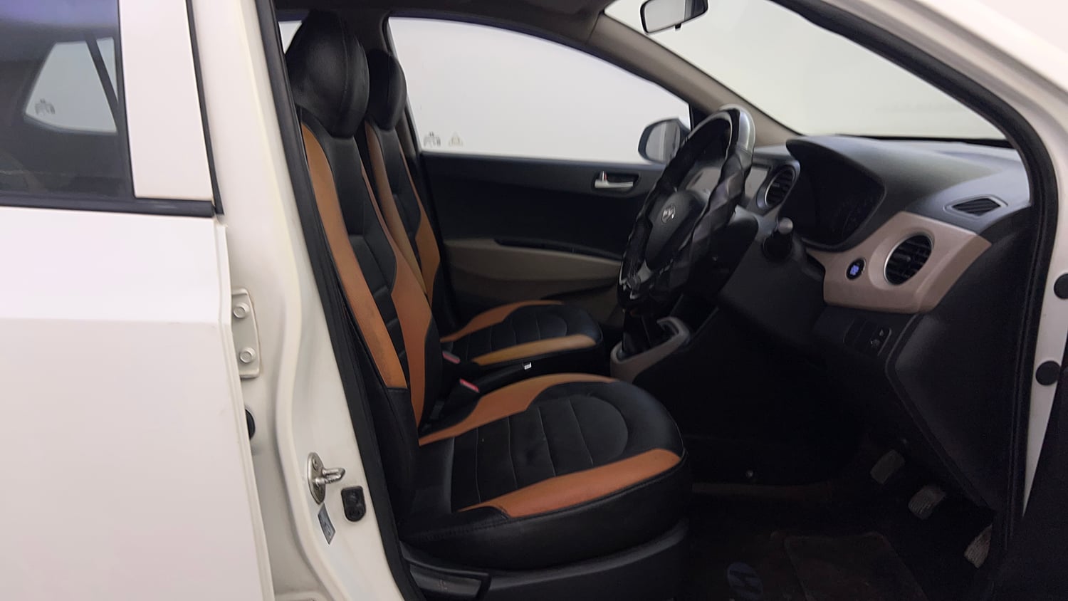 Used 2014 Hyundai Grand i10 Sportz 1.2 Kappa VTVT Petrol Manual interior RIGHT SIDE FRONT DOOR CABIN VIEW