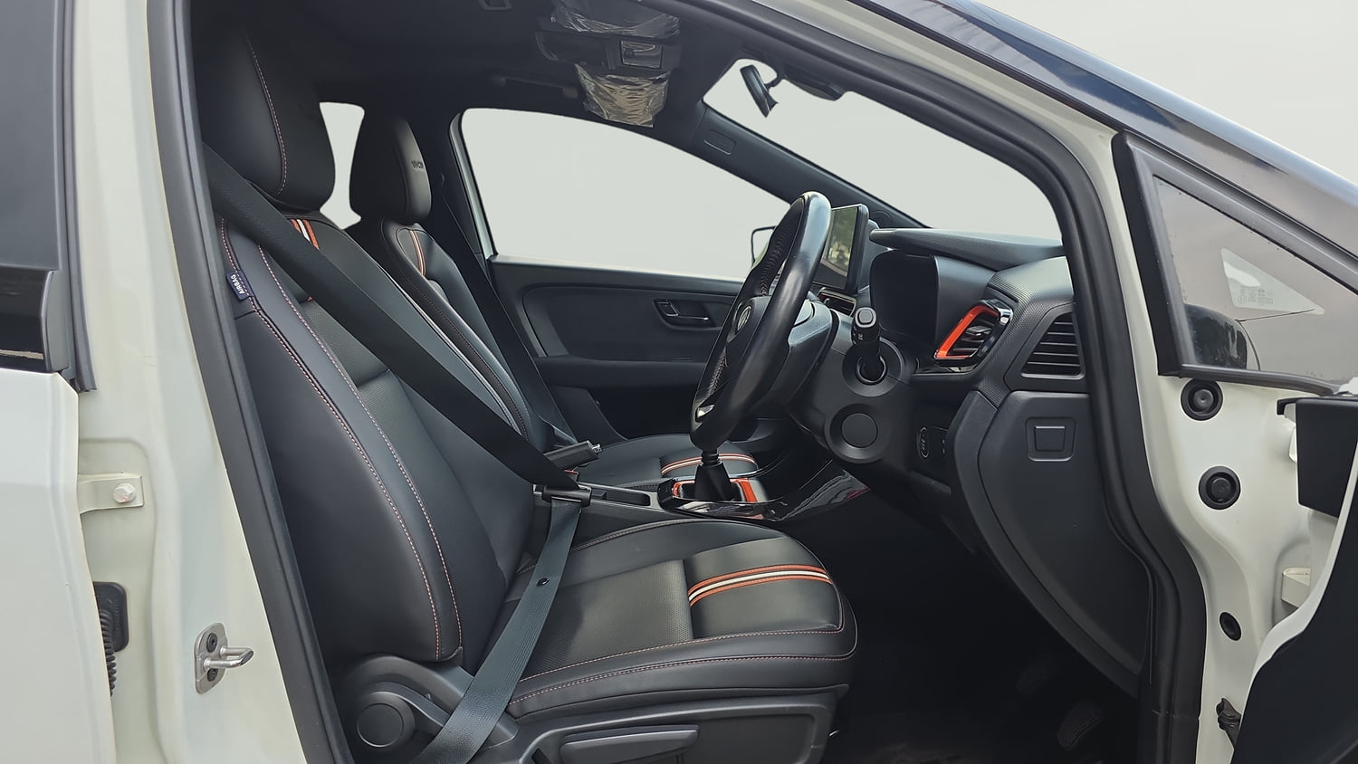 Used 2025 Tata Altroz Racer R2 Petrol Manual interior RIGHT SIDE FRONT DOOR CABIN VIEW