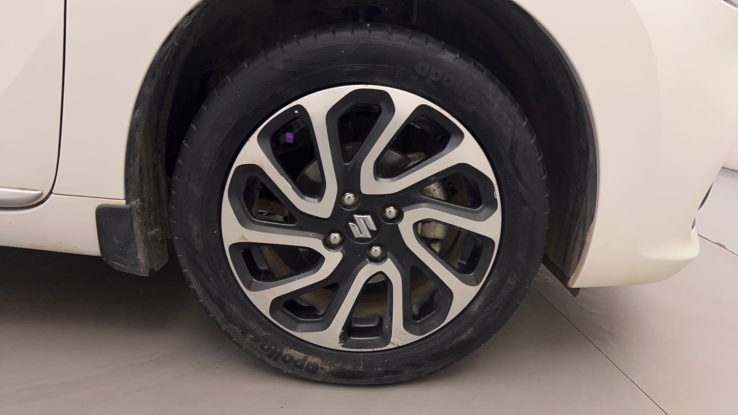 Used 2023 Maruti Suzuki Baleno Alpha AGS Petrol Automatic tyres RIGHT FRONT TYRE RIM VIEW