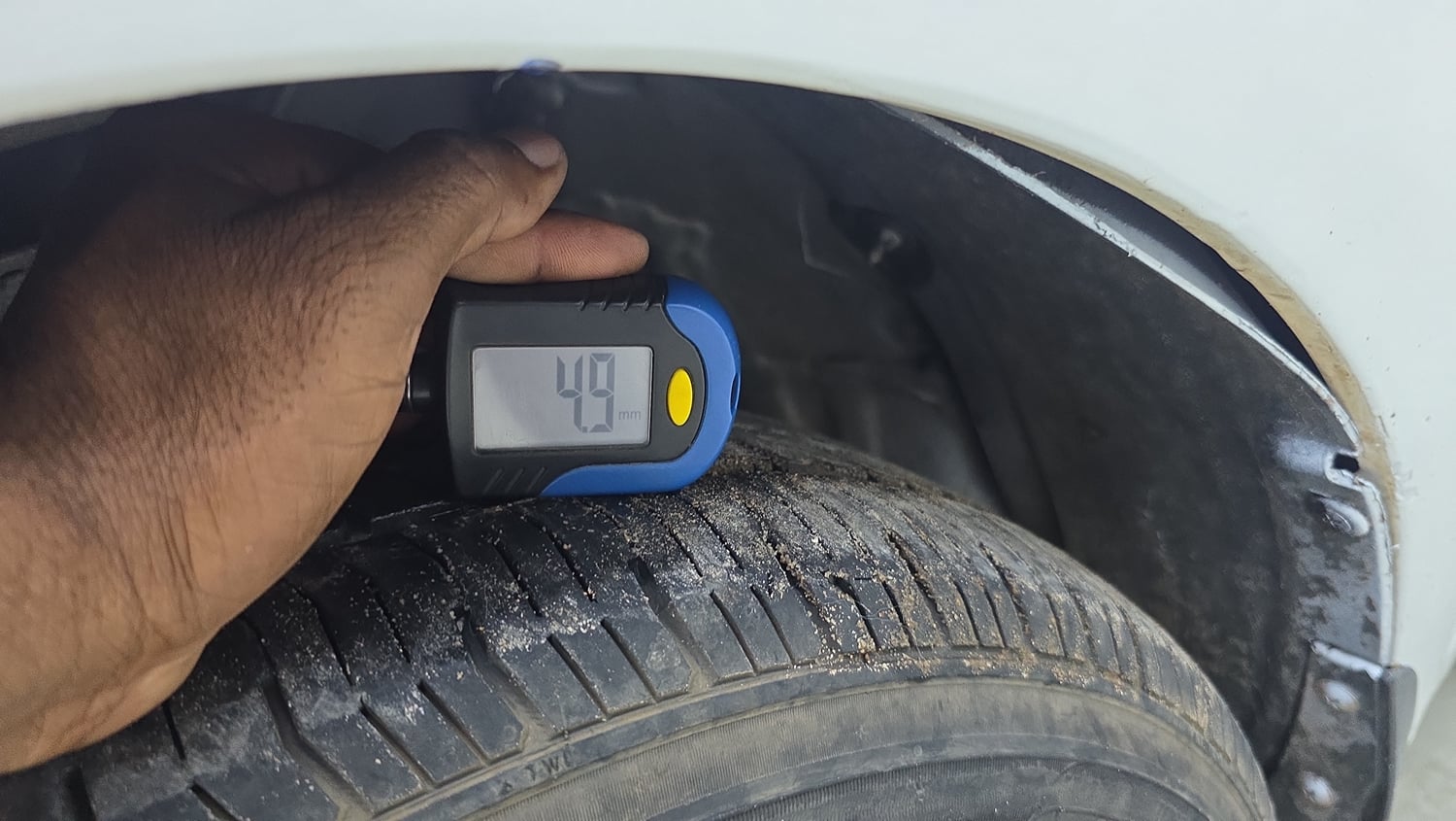 Used 2017 Hyundai Elite i20 Sportz 1.4 CRDI Diesel Manual tyres LEFT FRONT TYRE TREAD VIEW