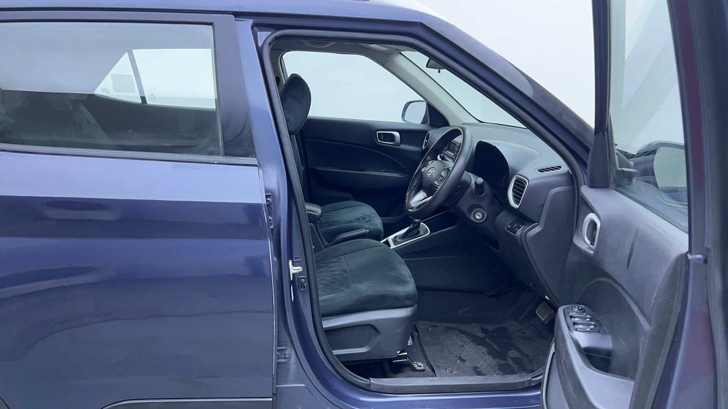 Used 2021 Hyundai Venue S 1.0 Turbo DCT Petrol Automatic interior RIGHT SIDE FRONT DOOR CABIN VIEW