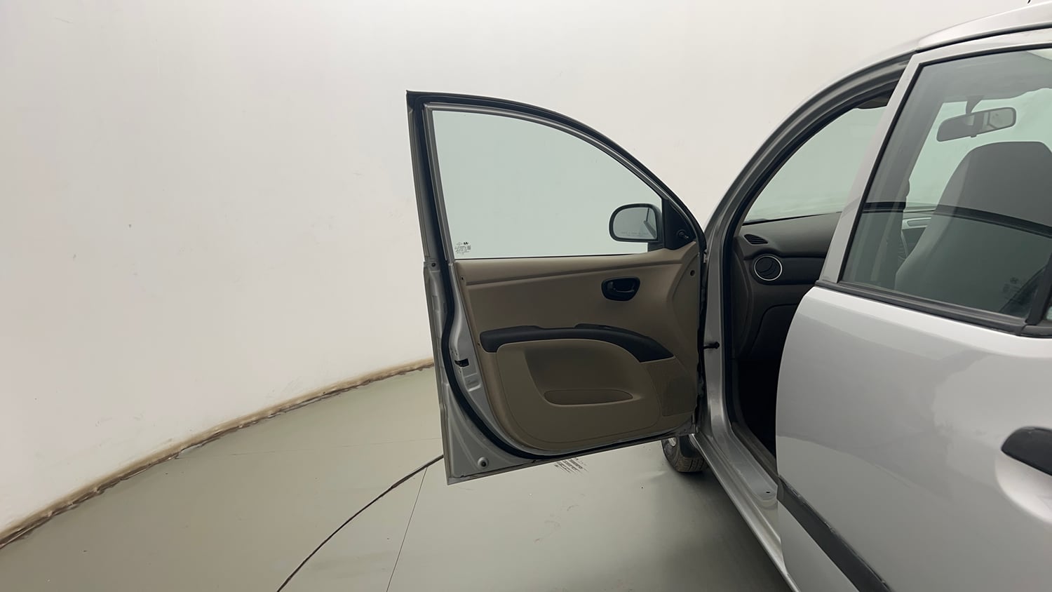 Used 2013 Hyundai i10 Era 1.1 iRDE2 Petrol Manual interior LEFT FRONT DOOR OPEN VIEW