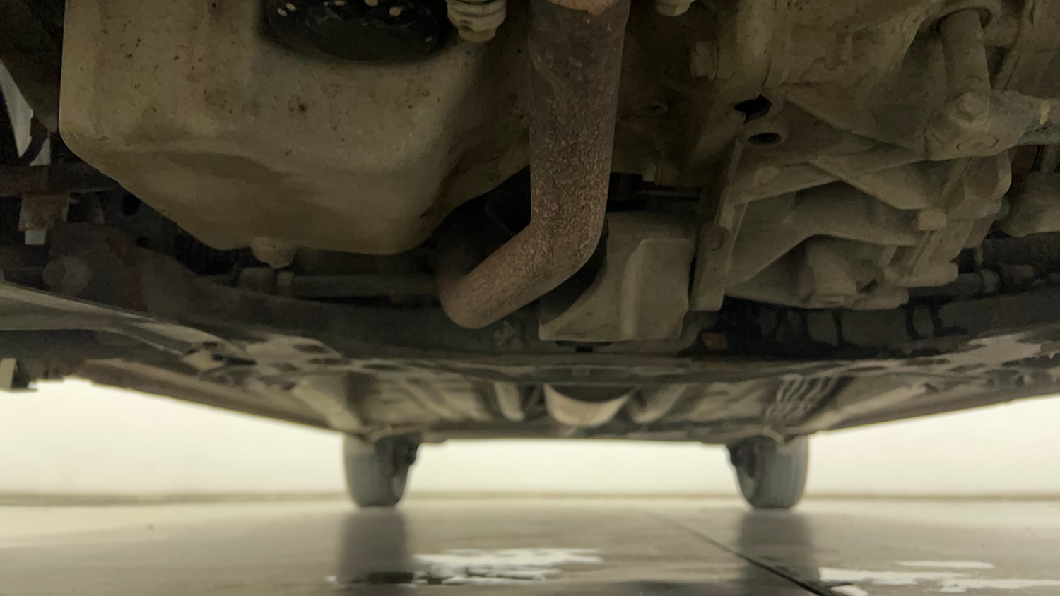 Used 2023 Maruti Suzuki Wagon R VXI 1.0 CNG Cng Manual extra FRONT LEFT UNDERBODY VIEW