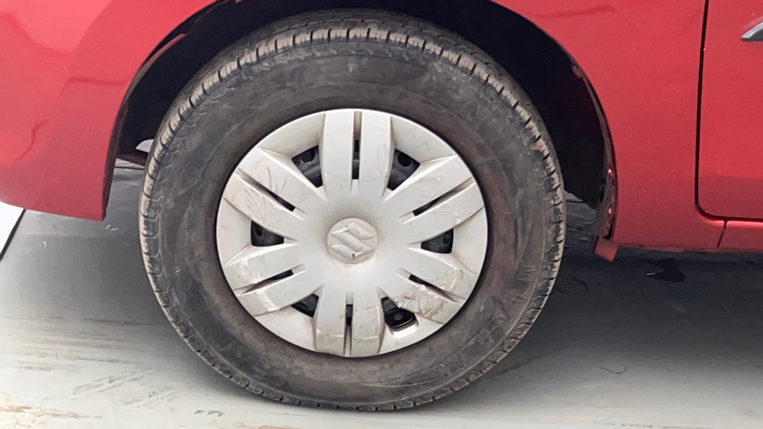 Used 2017 Maruti Suzuki Alto 800 VXi Petrol Manual tyres LEFT FRONT TYRE RIM VIEW