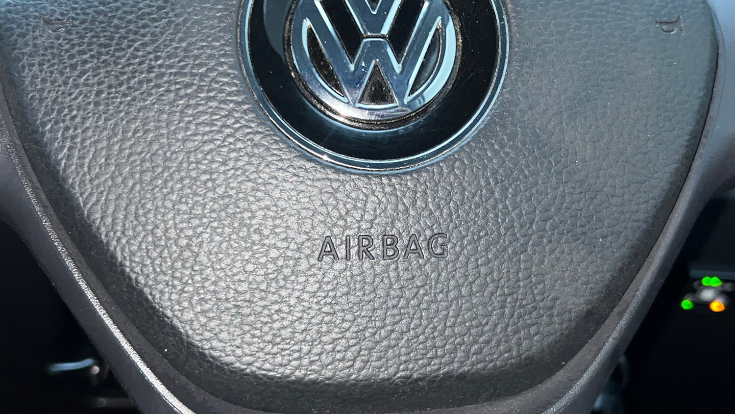 Used 2019 Volkswagen Ameo  1.0 Trendline Petrol + CNG(Outside Fitted) Petrol+cng Manual top_features Airbags