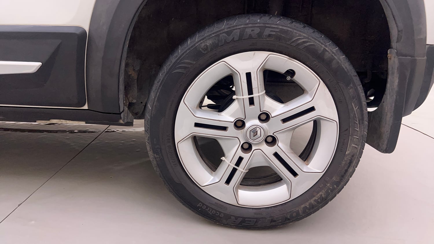 Used 2021 Renault Kiger RXT MT Dual Tone Petrol Manual tyres LEFT REAR TYRE RIM VIEW