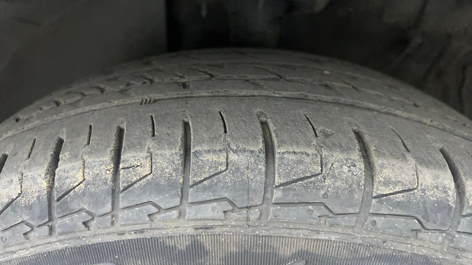 Used 2020 Kia Sonet GTX Plus 1.5 Diesel Manual tyres LEFT FRONT TYRE TREAD VIEW