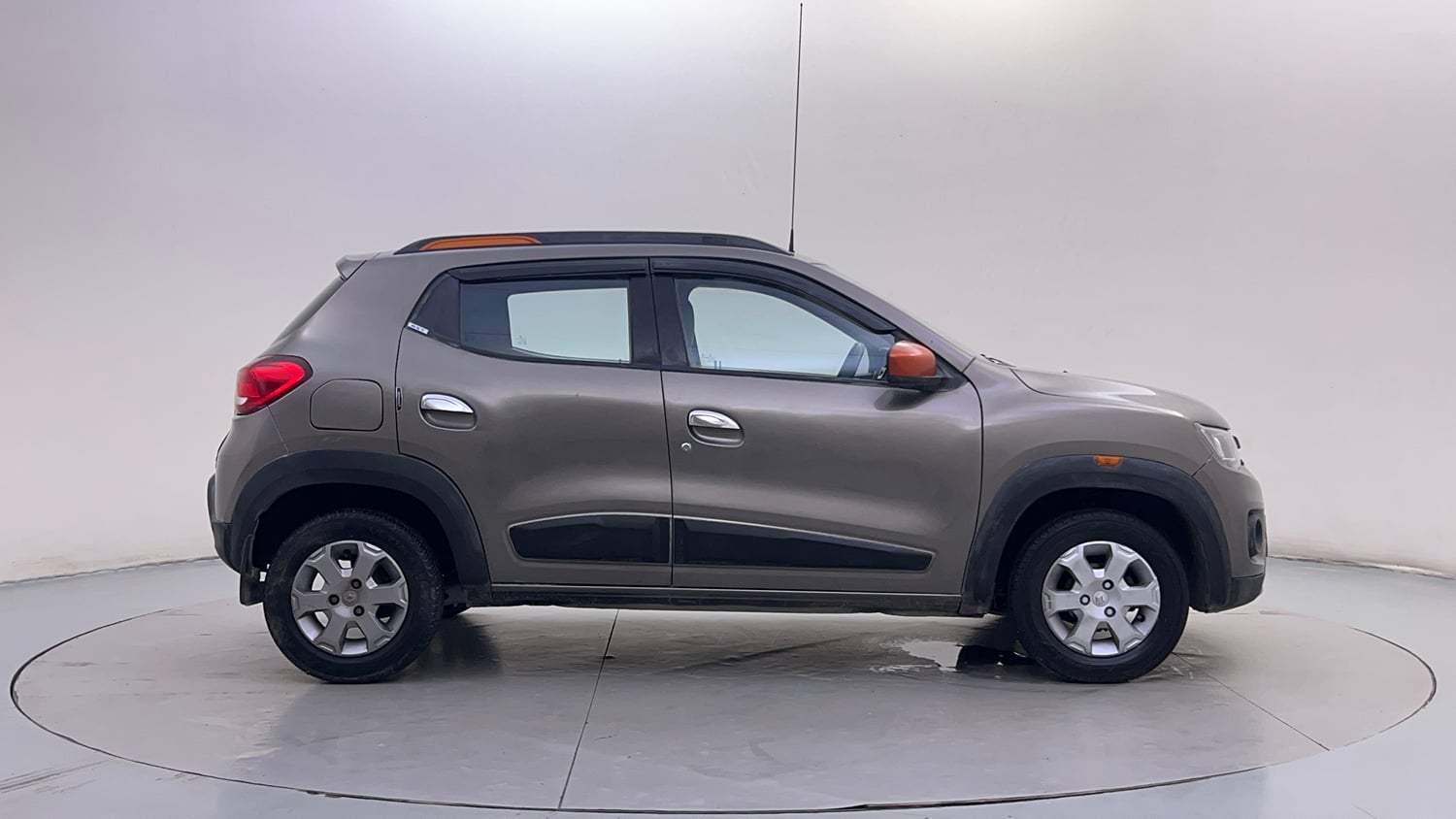 Used 2018 Renault Kwid CLIMBER 1.0 AMT Petrol Automatic exterior RIGHT SIDE VIEW