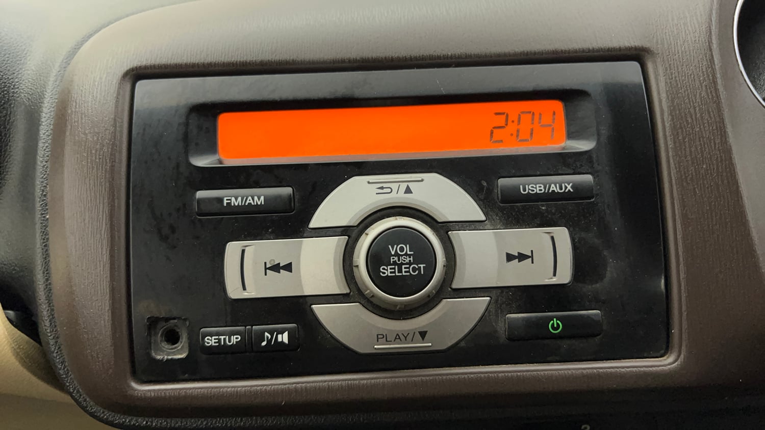 Used 2013 Honda Amaze 1.2 S i-VTEC Petrol Manual top_features Integrated (in-dash) music system