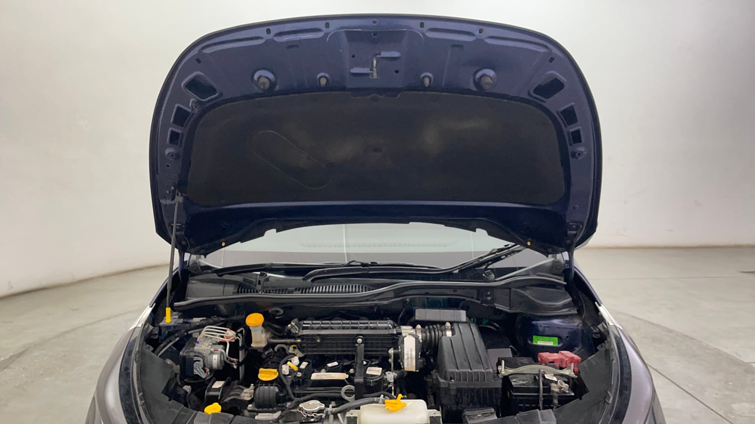 Used 2025 Tata Altroz XZ Petrol Petrol Manual engine ENGINE & BONNET OPEN FRONT VIEW