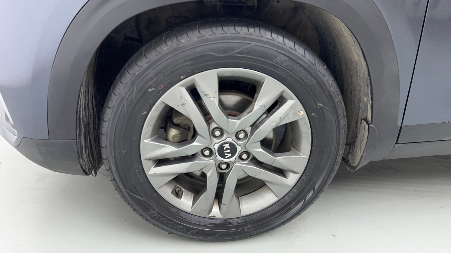 Used 2020 kia Seltos HTX IVT 1.5 Petrol Automatic tyres LEFT FRONT TYRE RIM VIEW