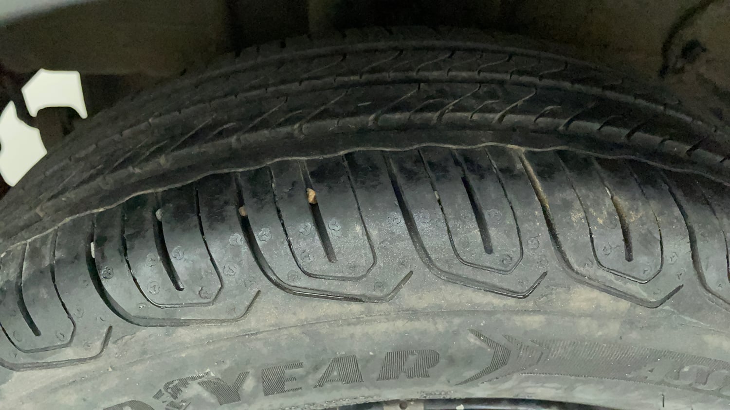 Used 2022 Tata Tiago XT (O) Petrol Manual tyres RIGHT REAR TYRE TREAD VIEW