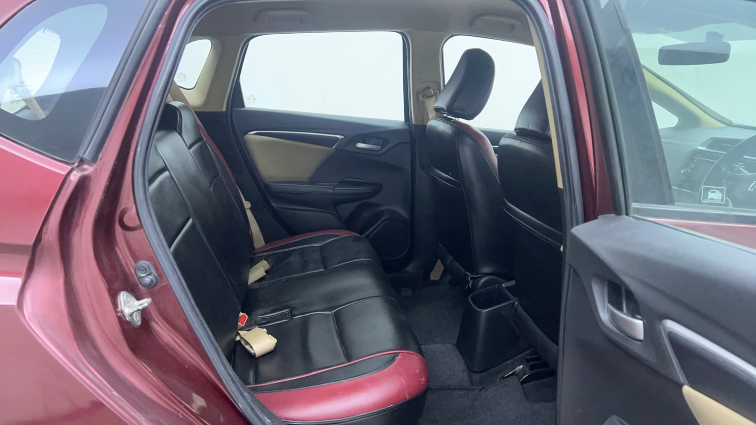 Used 2016 Honda Jazz V Petrol Petrol Manual interior RIGHT SIDE REAR DOOR CABIN VIEW