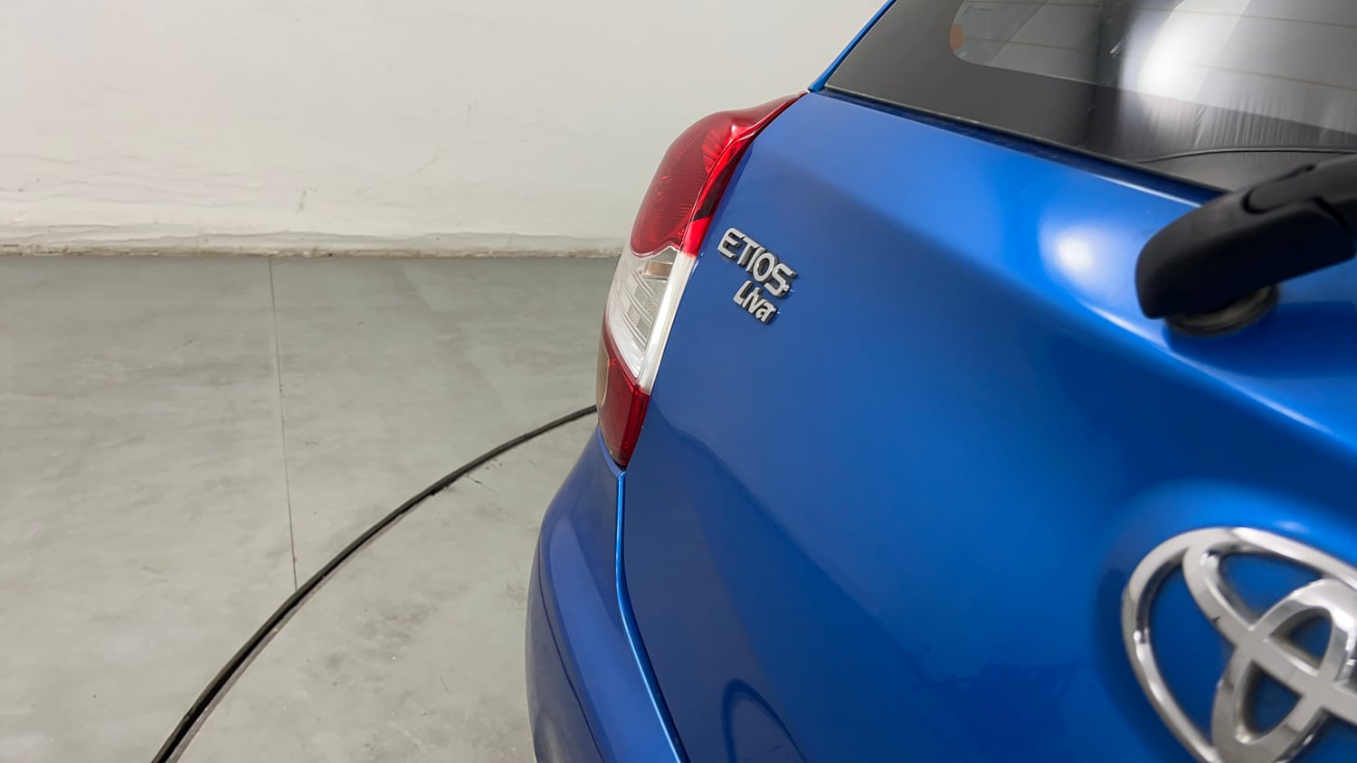 Used 2015 Toyota Etios Liva V Petrol Manual dents MINOR SCRATCH