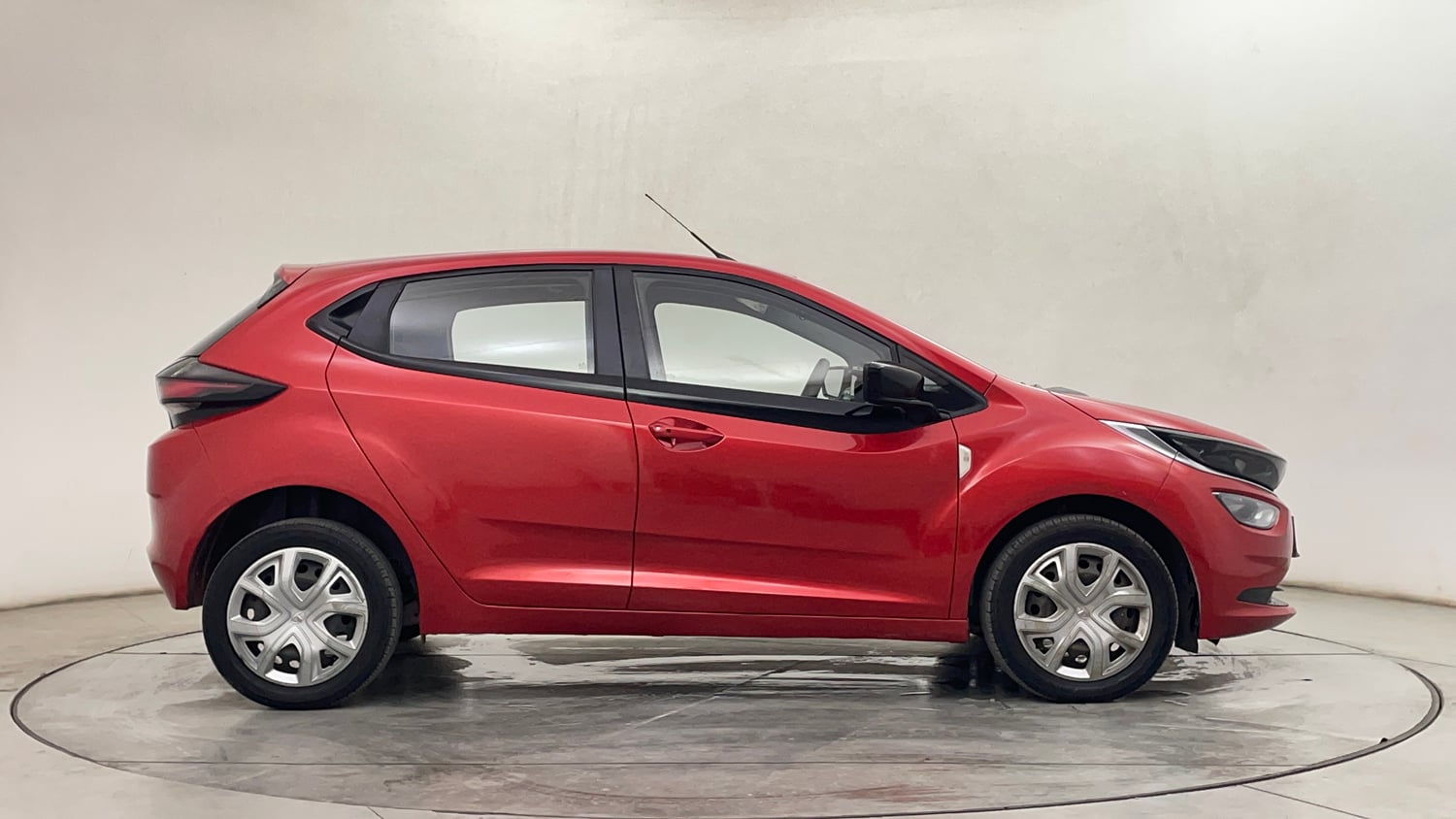 Used 2020 Tata Altroz XT Petrol Petrol Manual exterior RIGHT SIDE VIEW