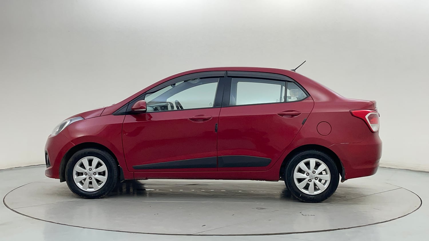 Used 2017 Hyundai Xcent SX 1.1 CRDi Diesel Manual exterior LEFT SIDE VIEW