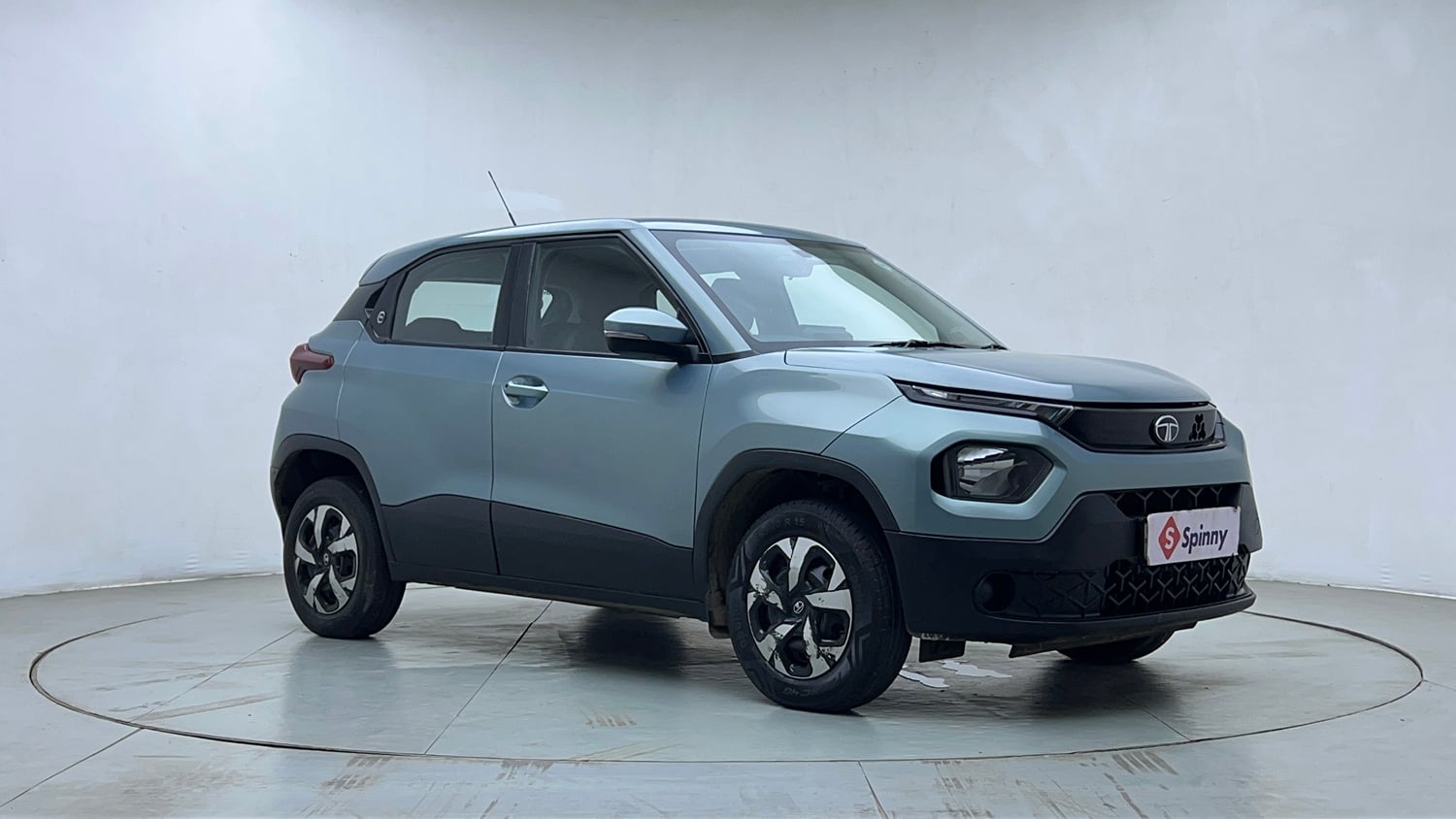 Used 2024 Tata Punch Adventure iCNG Cng Manual exterior RIGHT FRONT CORNER VIEW