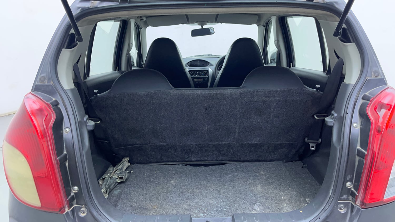 Used 2019 Maruti Suzuki Alto 800 VXi (O) Petrol Manual interior DICKY INSIDE VIEW