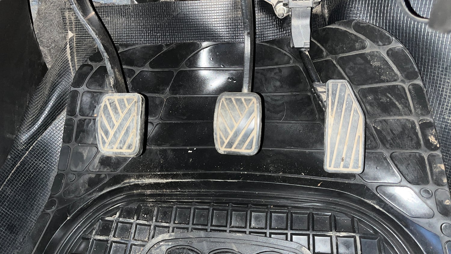 Used 2022 Maruti Suzuki Swift VXi Petrol Manual interior PEDALS VIEW