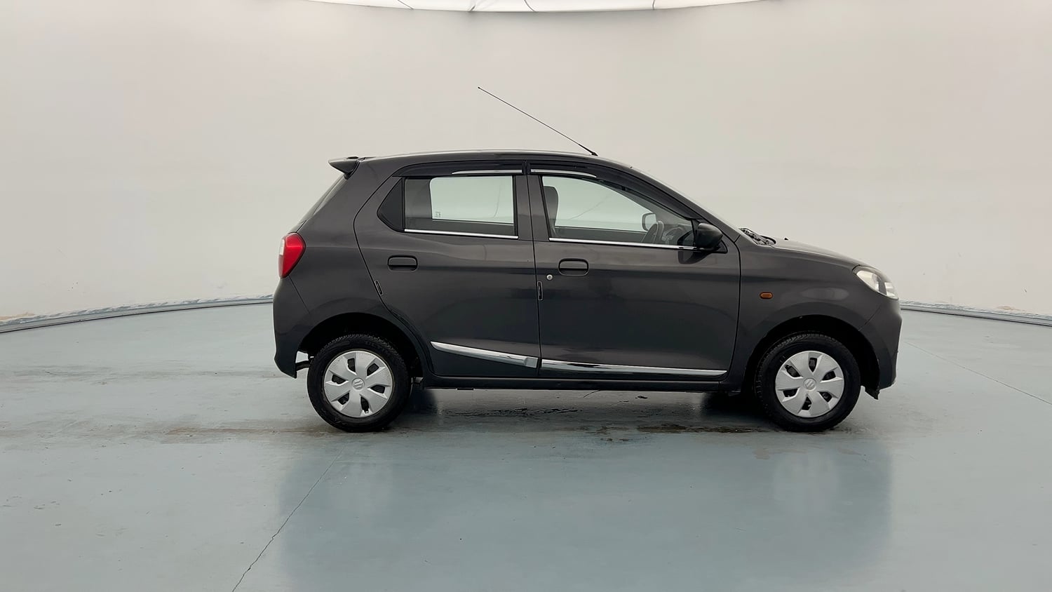 Used 2023 Maruti Suzuki Alto K10 VXi Plus Petrol Manual exterior RIGHT SIDE VIEW